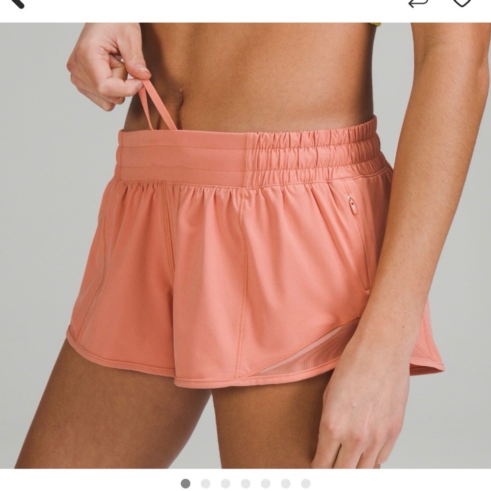Women's Lululemon Hotty Hot 2.5 low rise Coral Shorts